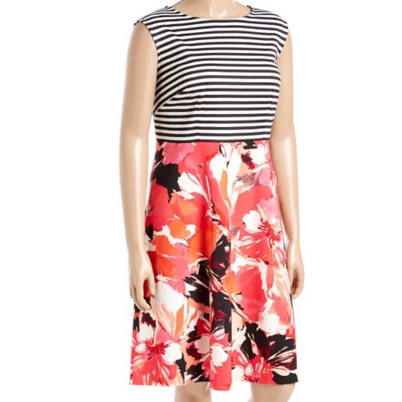 Sandra Darren Dresses & Skirts - Sandra Darren floral striped dress